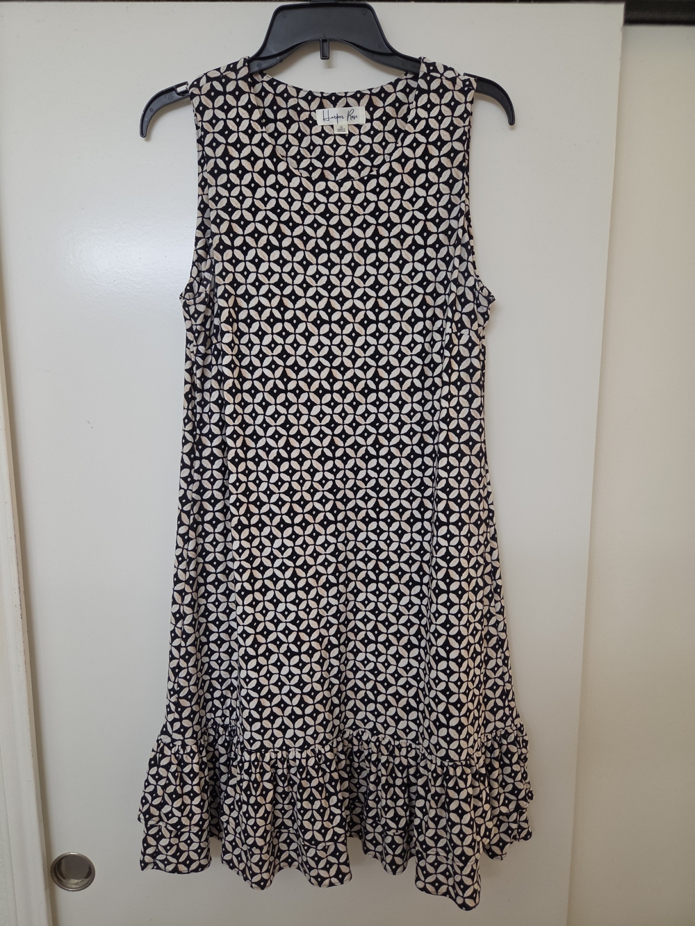 Harper Rose Black and Cream Sleeveless Geometric Midi Dress